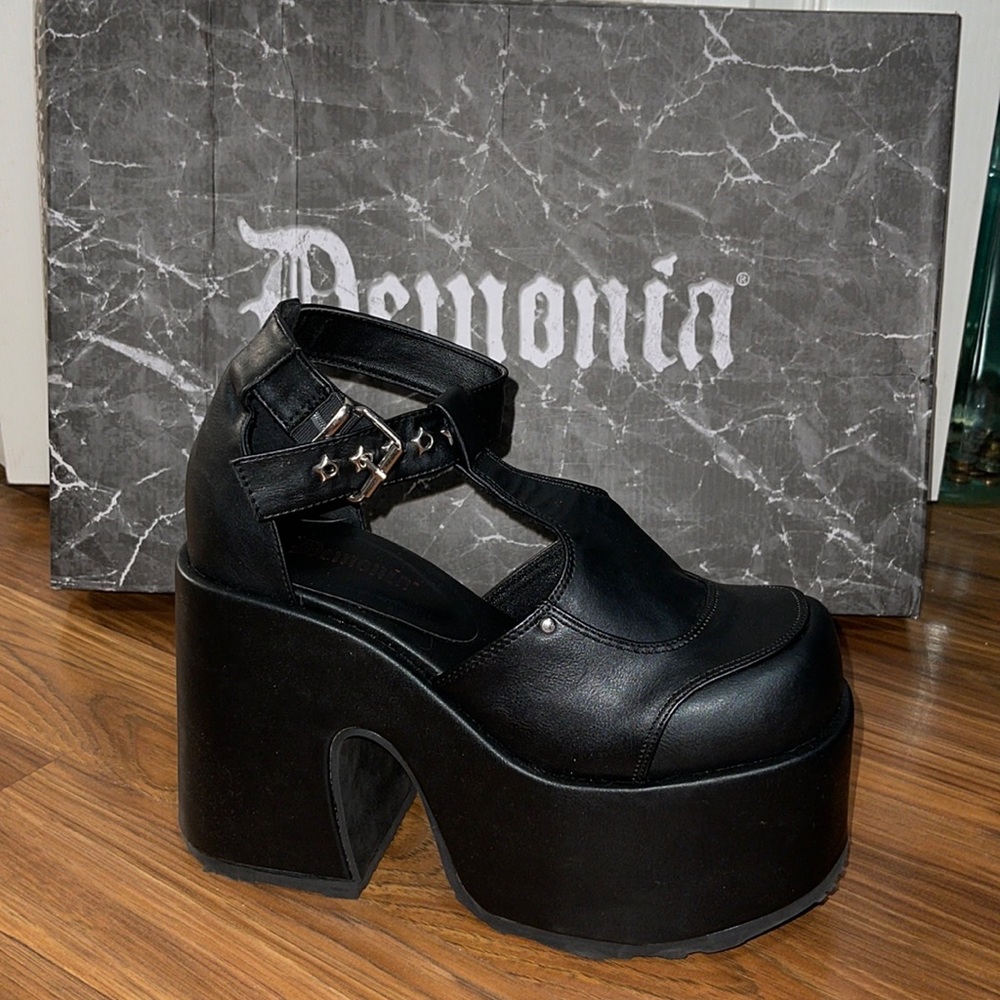 demonia platform heels